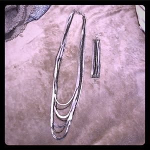 Necklace and bracelet set